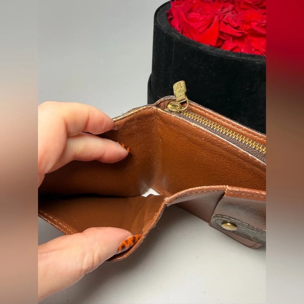 Louis Vuitton Monogram Zippy Wallet